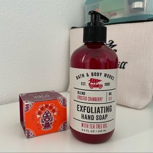 Frosted Cranberry Exfoliating Hand Soap